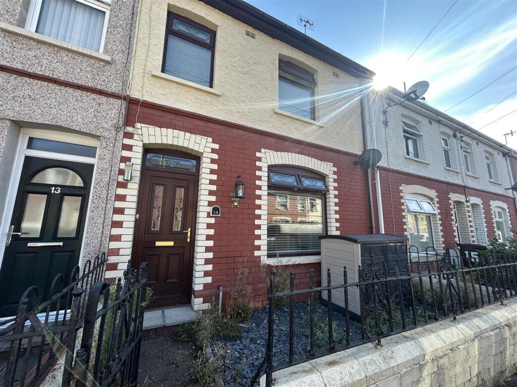 House East Grove Road in Newport