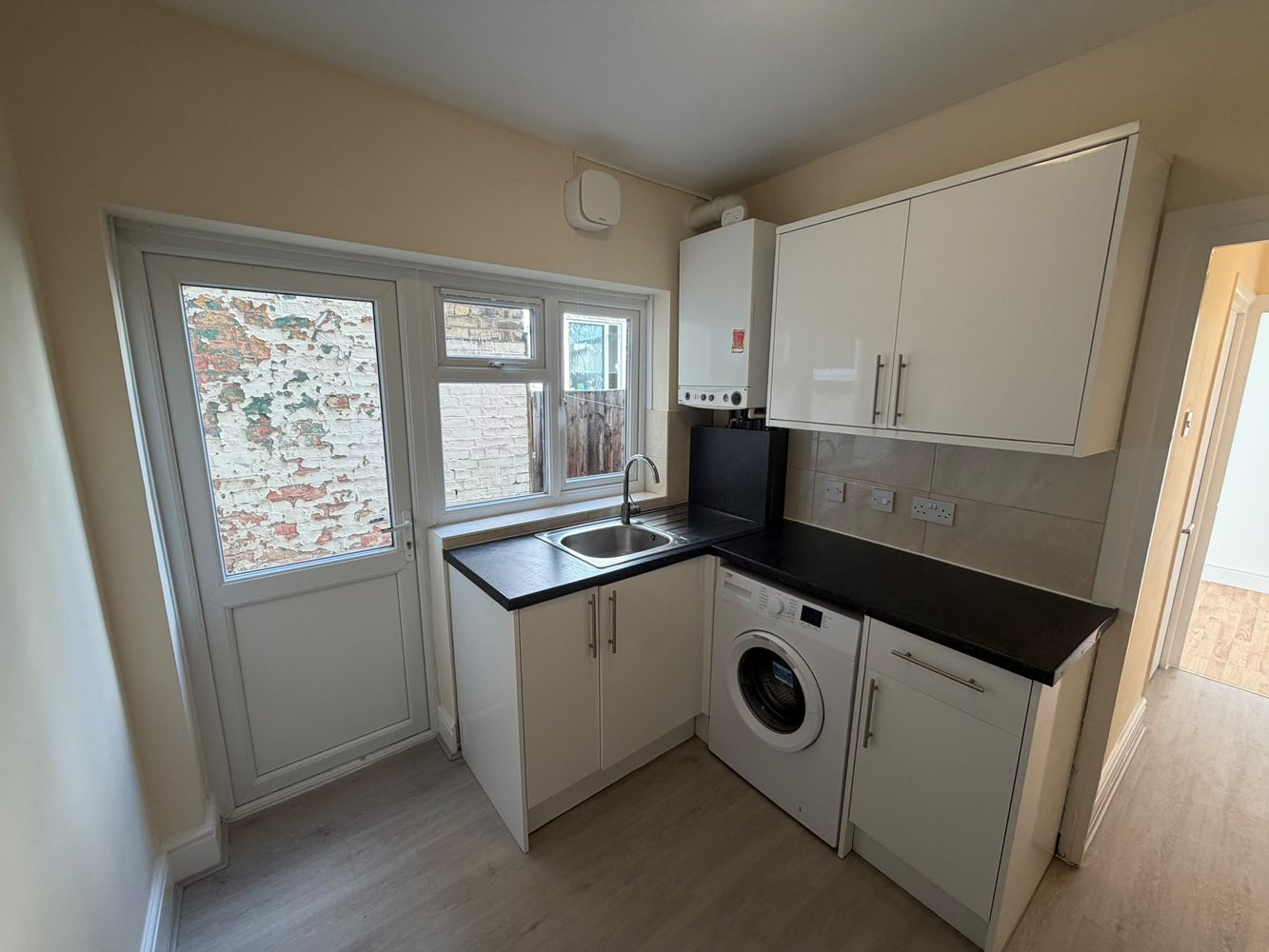 Flat Carlton Road in Greater London