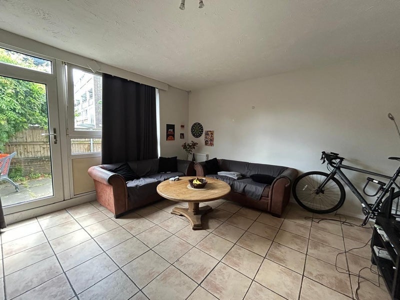 Room Cordelia Street in Greater London