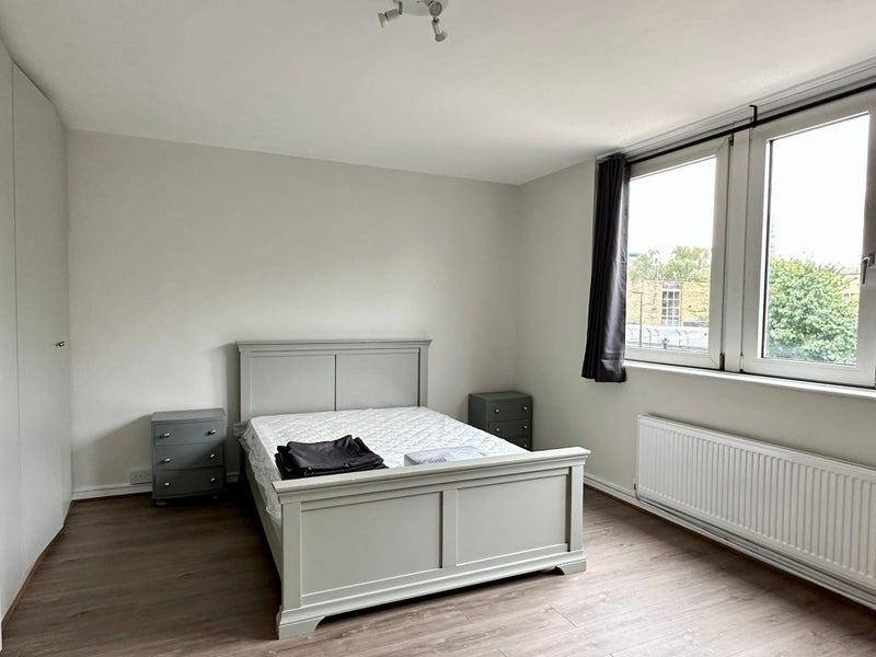 Room Cordelia Street in Greater London