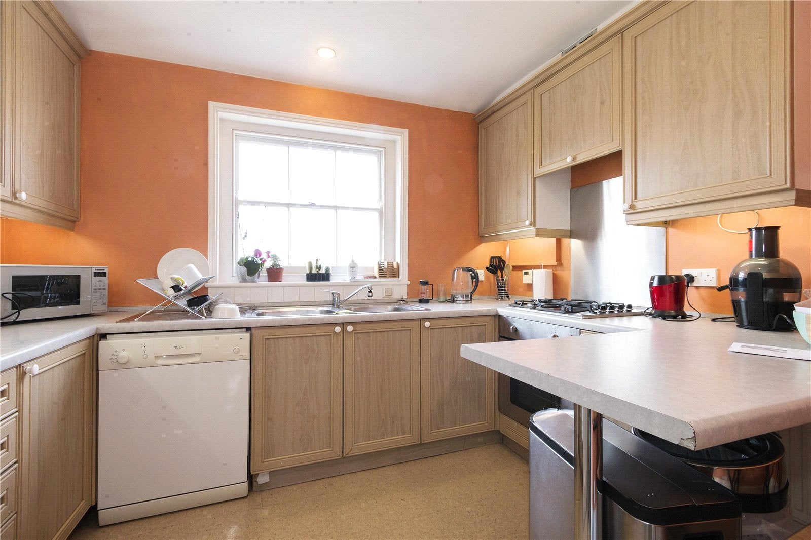 Flat Swan Street in Greater London