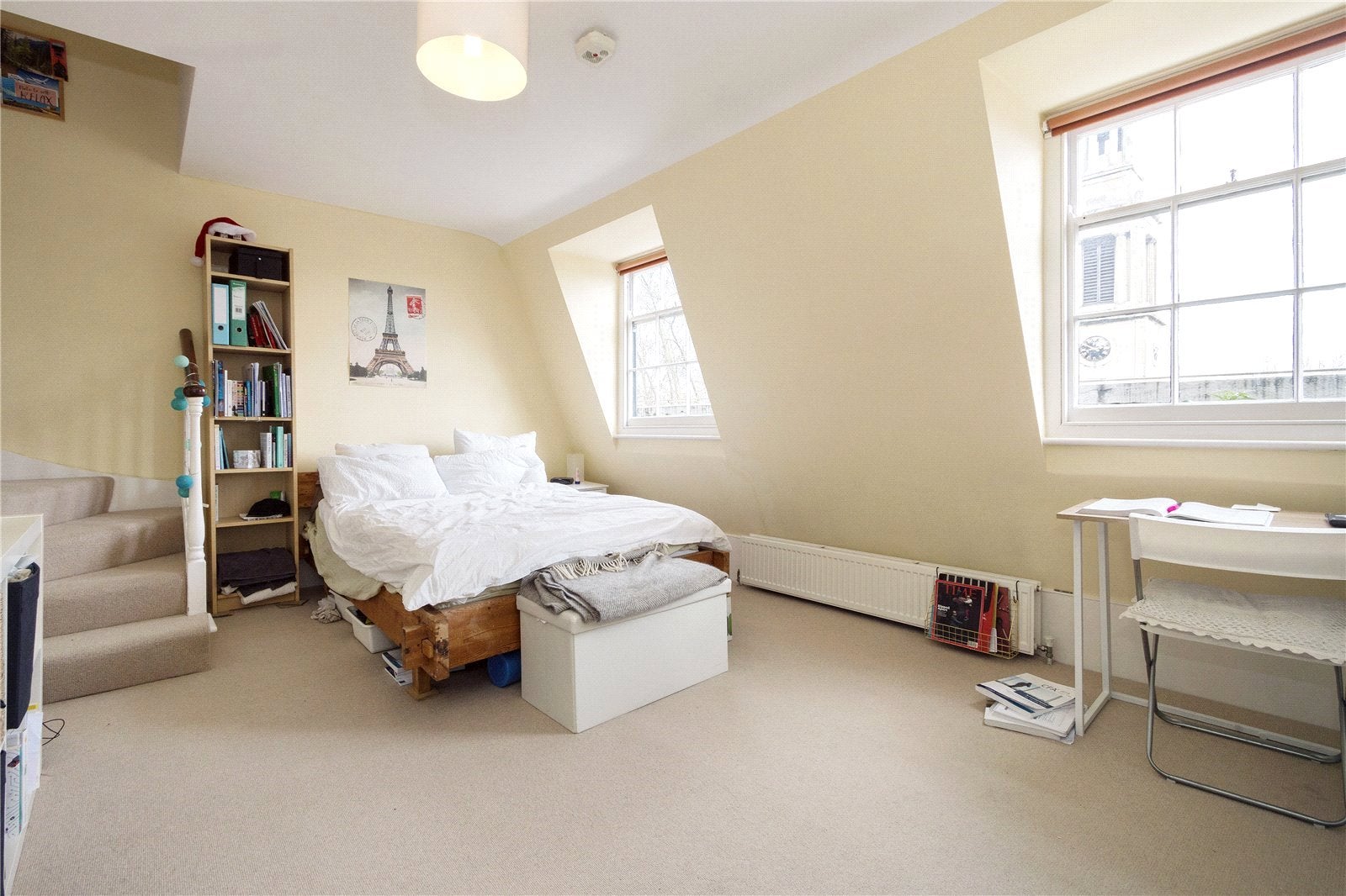 Flat Swan Street in Greater London