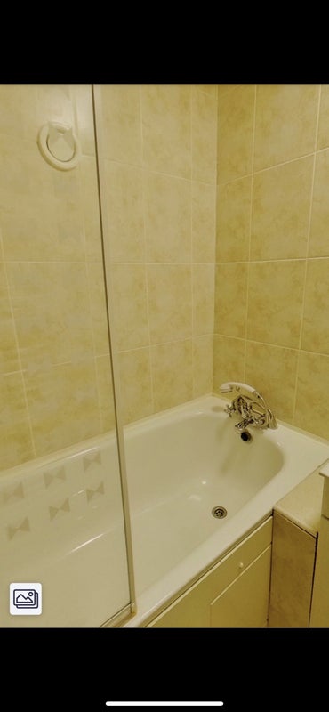 Room Lovelinch Close in Greater London