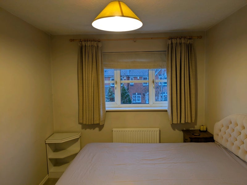 Room Faulconbridge Way in Warwick