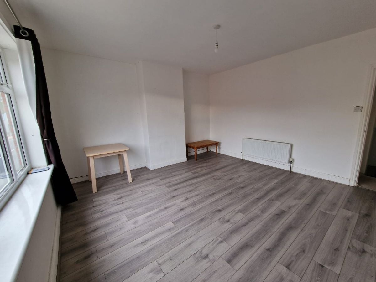 Flat Liverpool Road in Salford