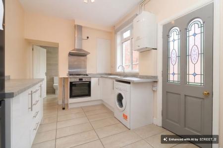 Flat Glenfield Road in Leicester