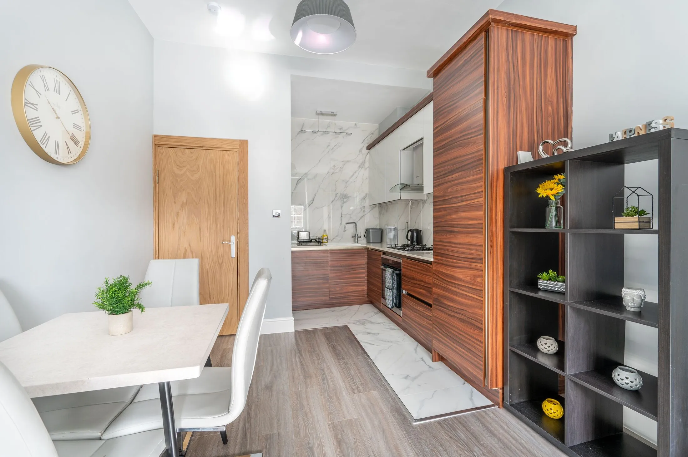 Flat Gloucester Gardens in City of Westminster