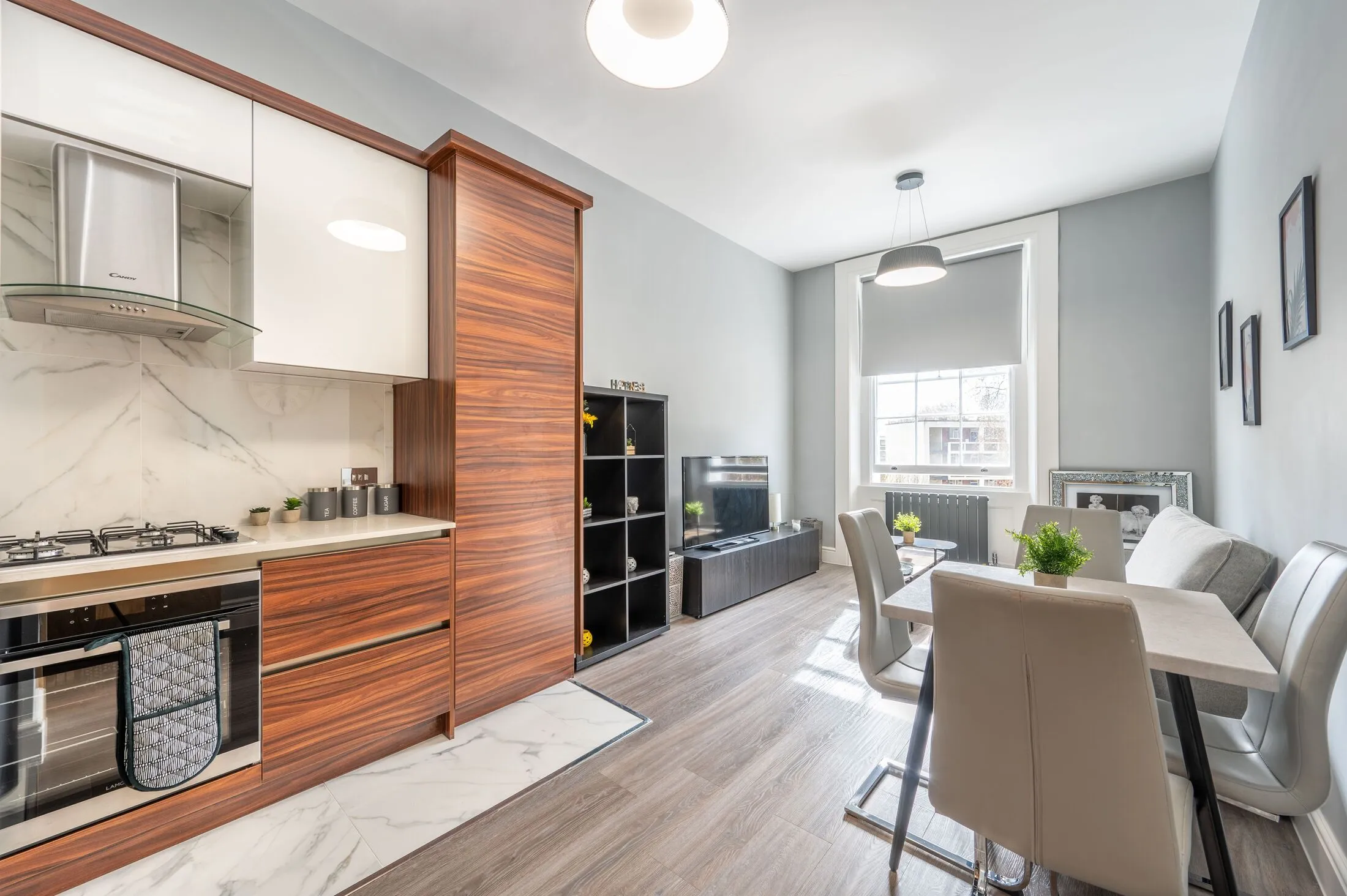 Flat Gloucester Gardens in City of Westminster