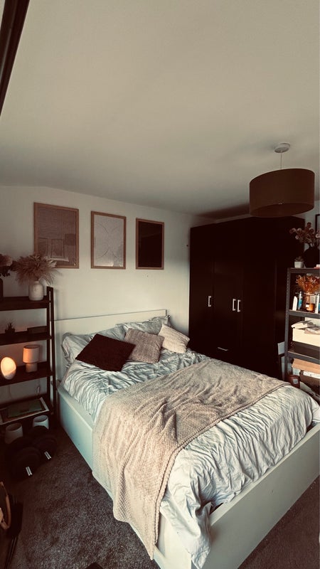 Flat Conewood Street in Greater London
