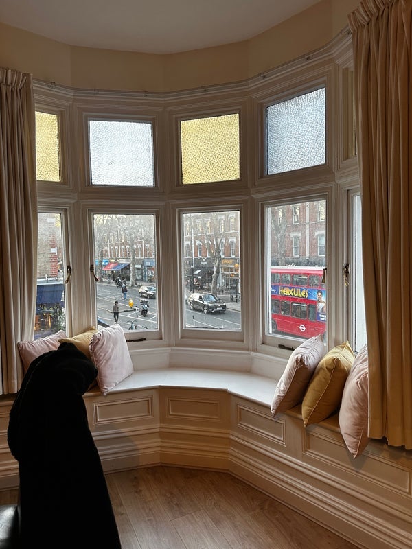 Room Chiswick High Road in Greater London