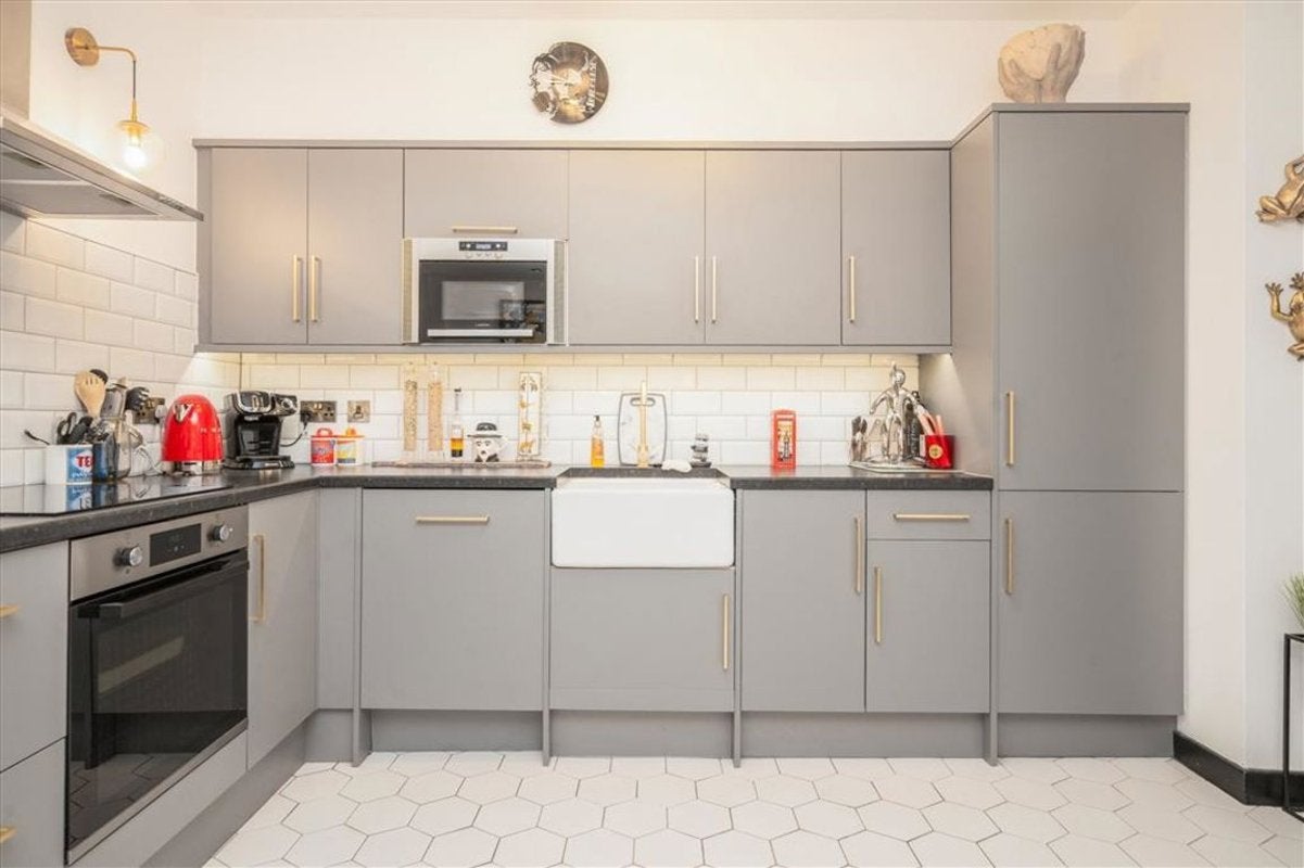 Flat Scrutton Street in Greater London