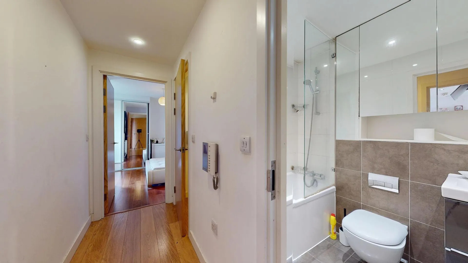 Flat Conington Road in Greater London