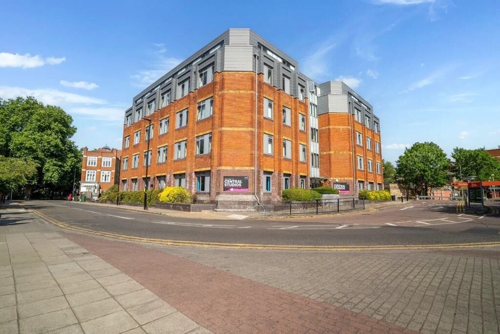 Flat The Grove in Greater London