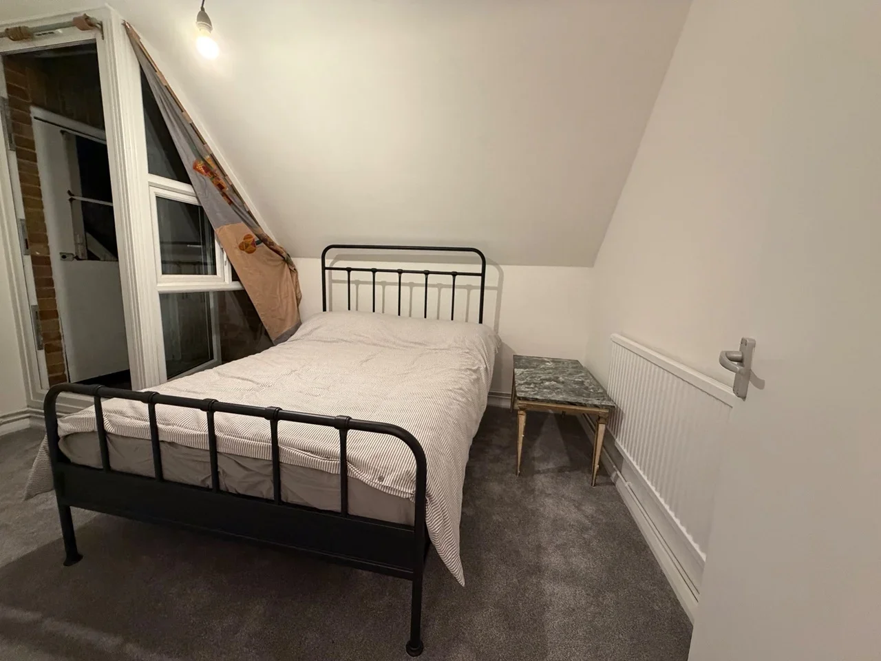 Flat Sunbury Lane in Greater London