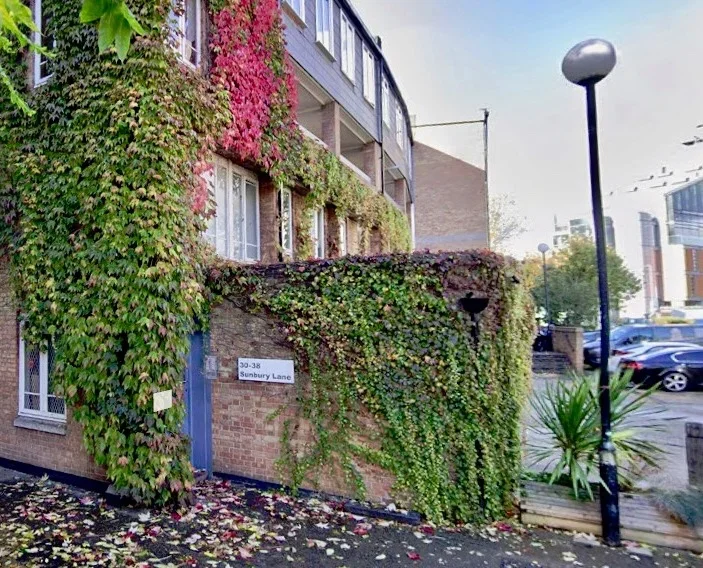 Flat Sunbury Lane in Greater London