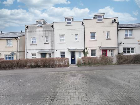 House Joyford Passage in Cheltenham