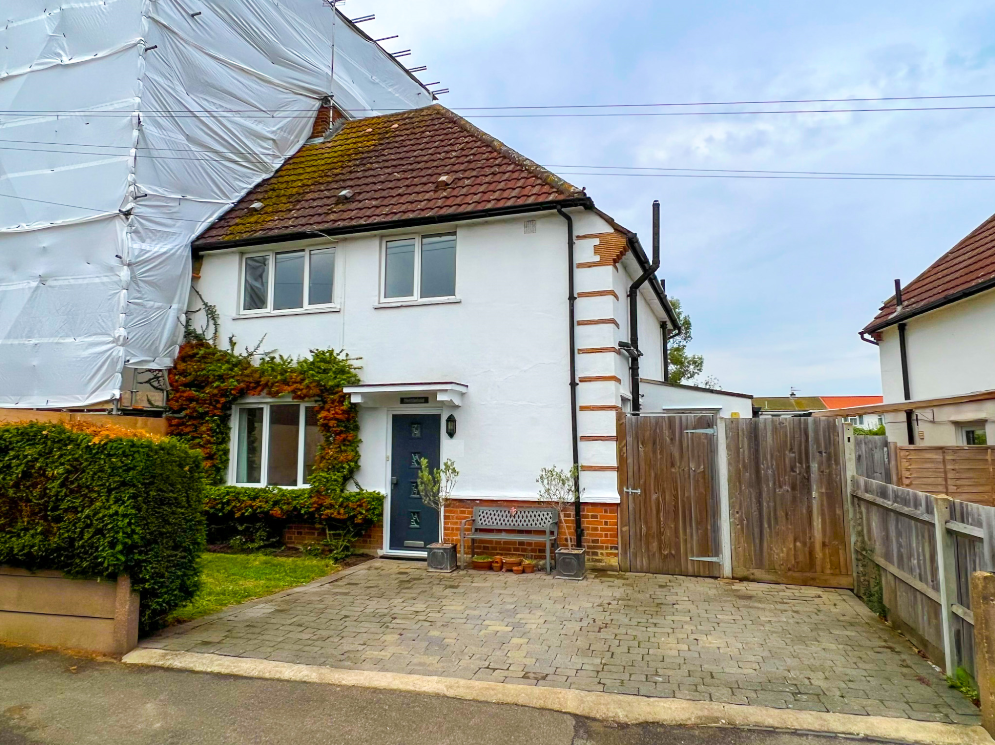 House Hurst Lane in Elmbridge