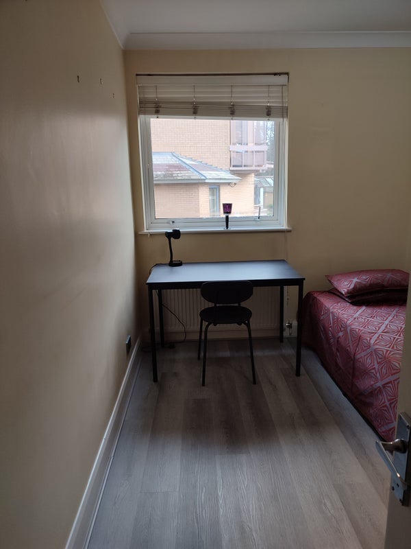 Room Hillcrest Road in Greater London