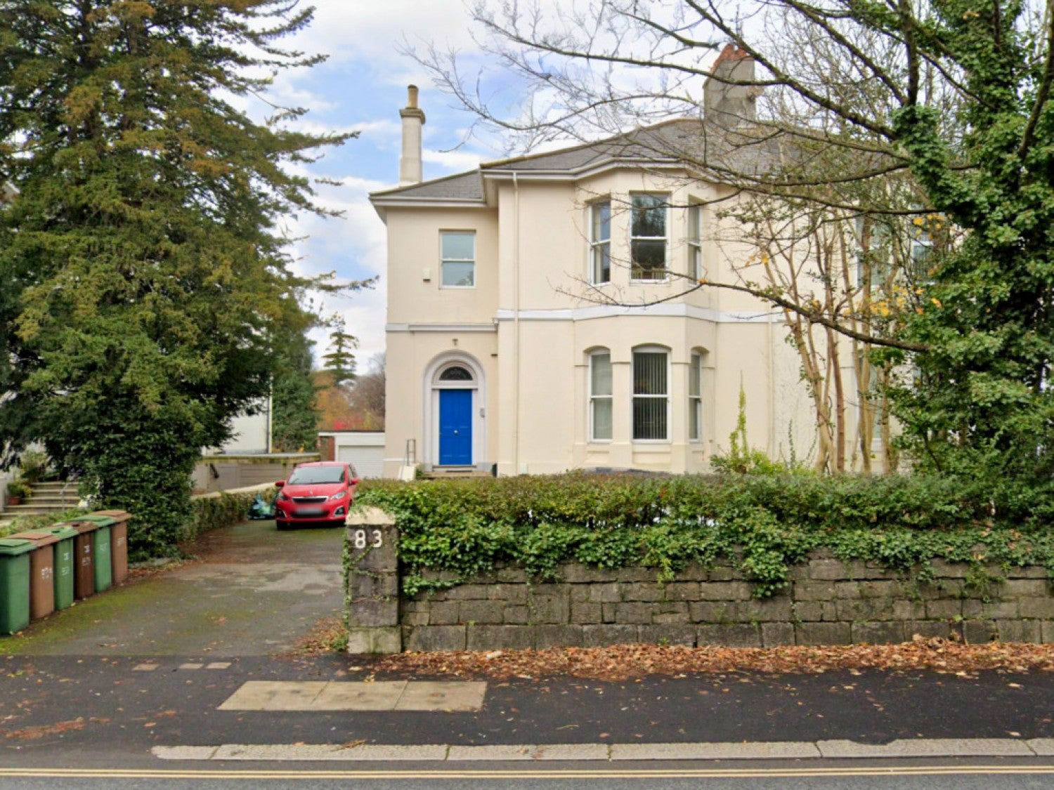 Flat Mannamead Road in Plymouth