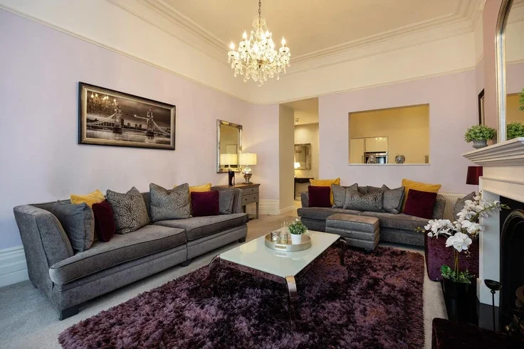 Flat Sinclair Road in Greater London