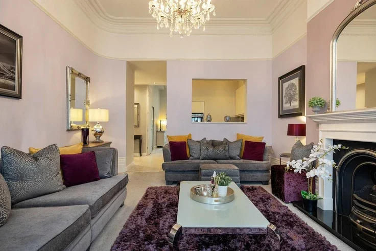 Flat Sinclair Road in Greater London
