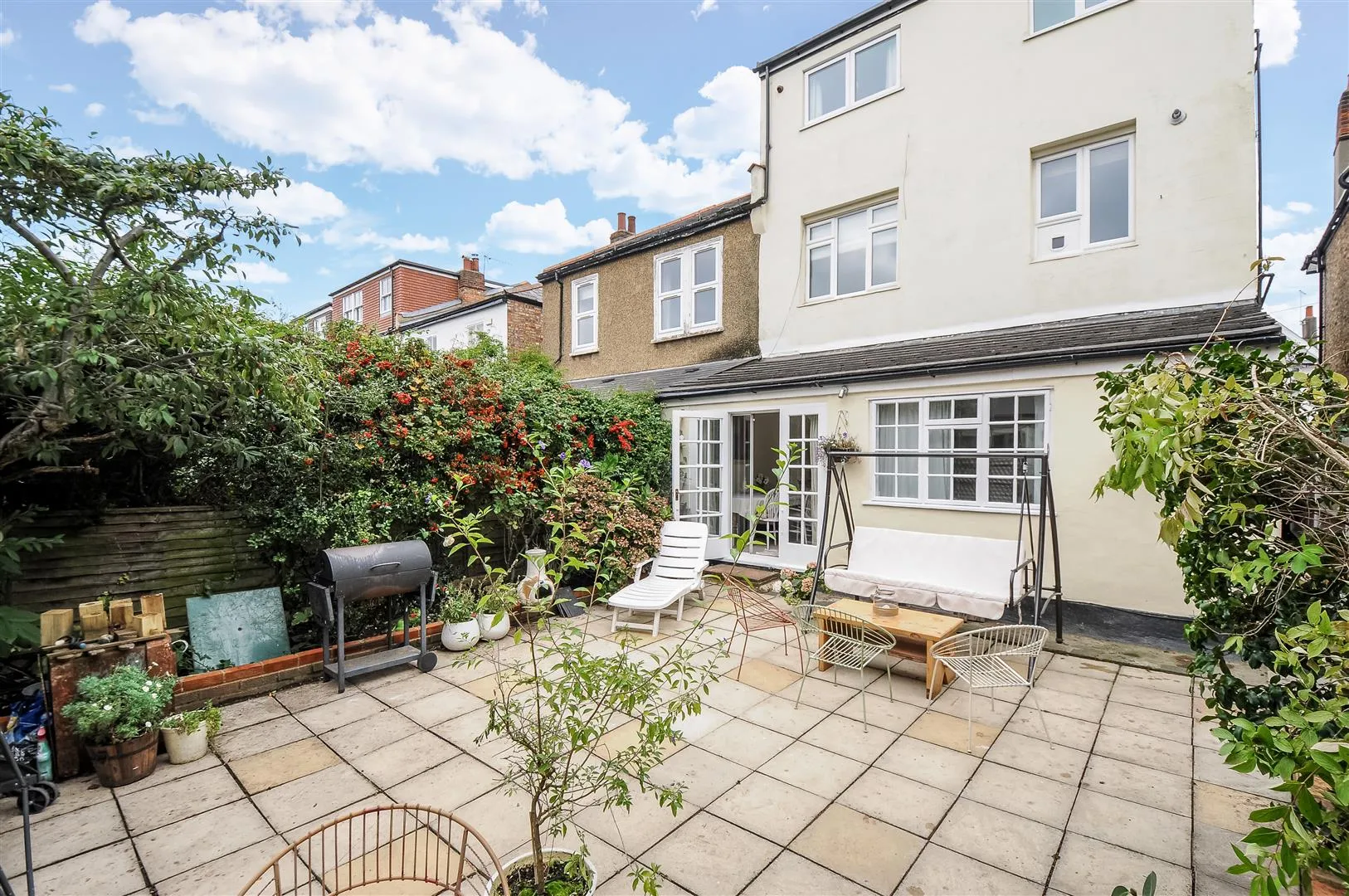 House Leinster Avenue in Greater London
