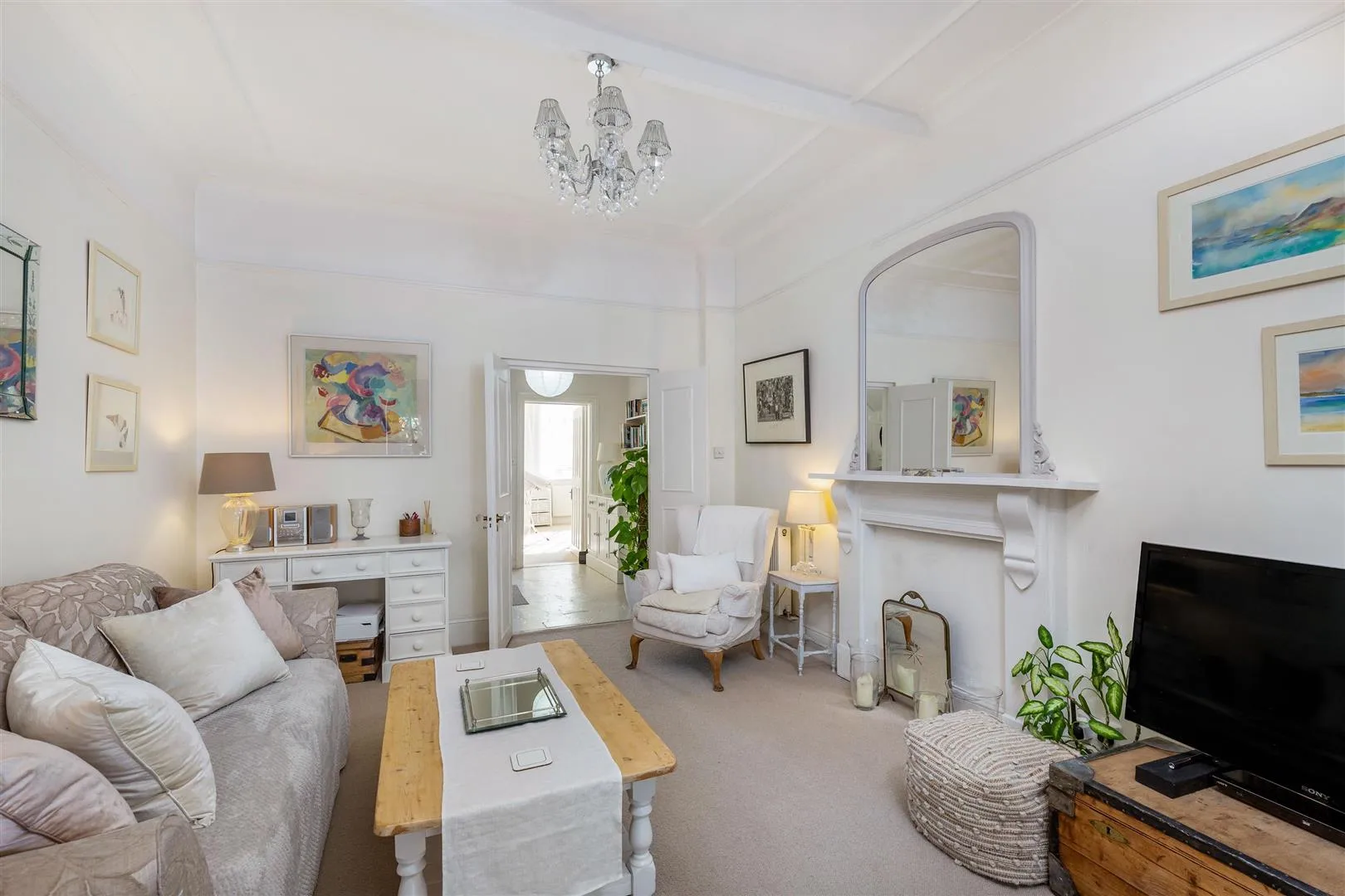 House Leinster Avenue in Greater London