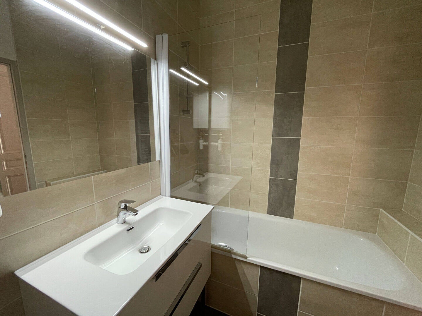 Flat Cours Émile Zola in Villeurbanne