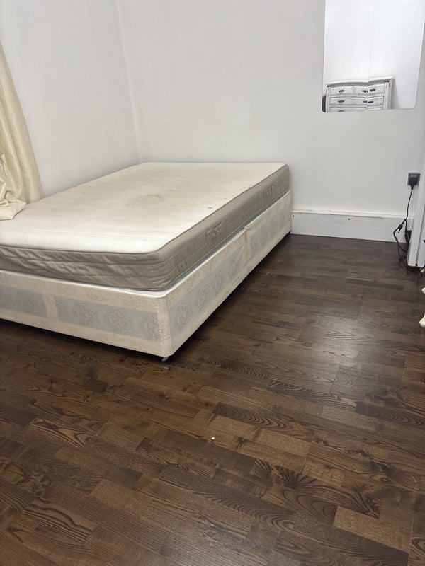 Room Wainford Close in Greater London