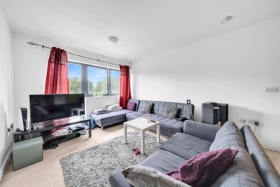 Flat Lee High Road in Greater London