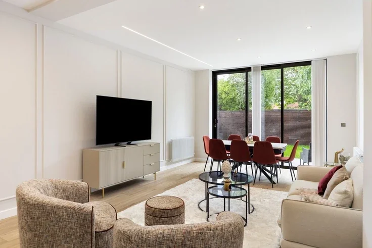 Flat The Ridgeway in Greater London