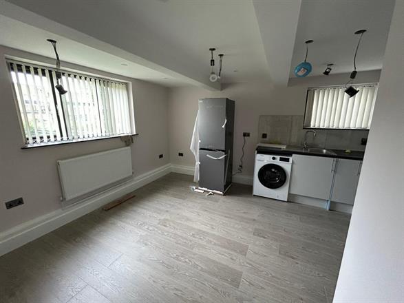 Flat Crendon Street in High Wycombe
