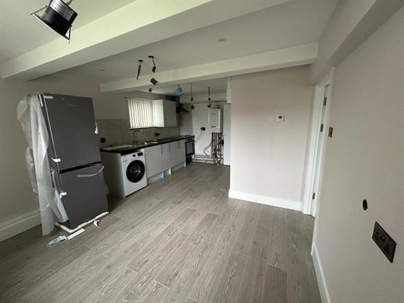 Flat Crendon Street in High Wycombe