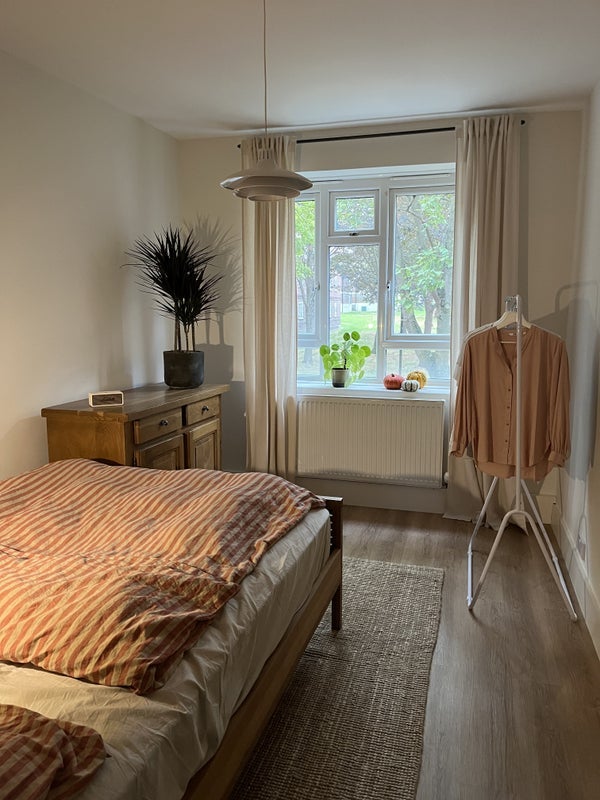 Room Leander Road in Greater London
