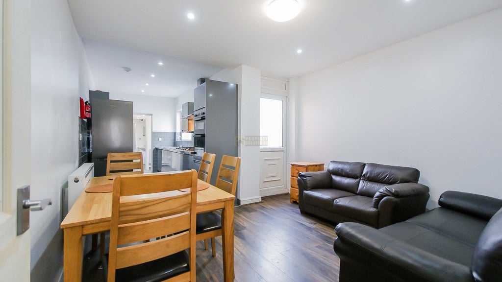 Room Teignmouth Road in Birmingham