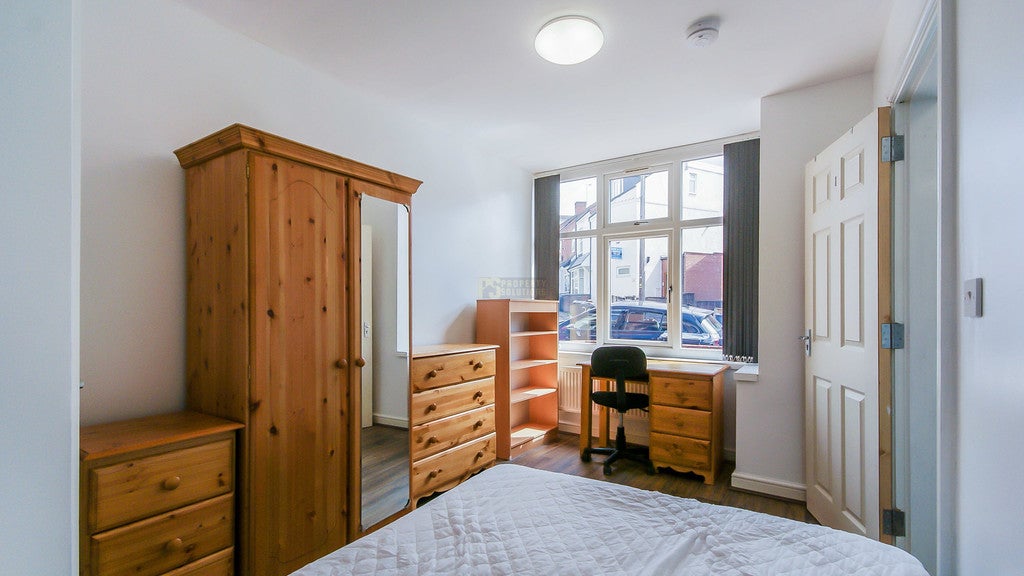 Room Teignmouth Road in Birmingham
