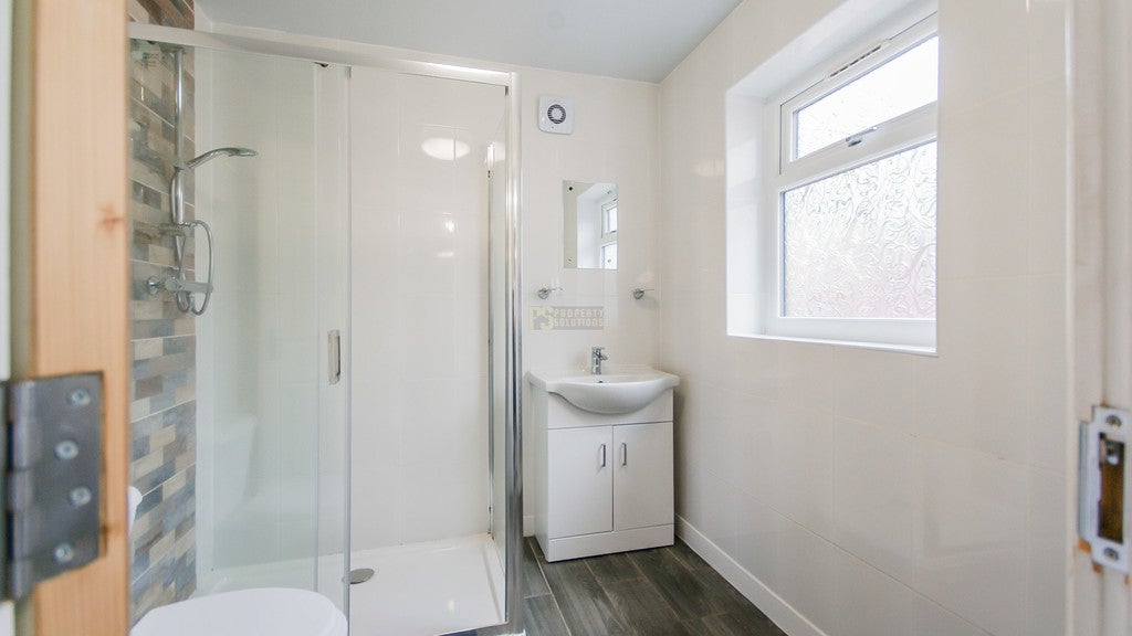 Room Teignmouth Road in Birmingham