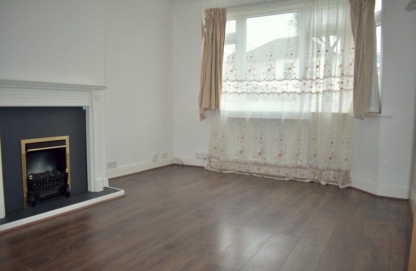 Flat Palace Grove in Greater London