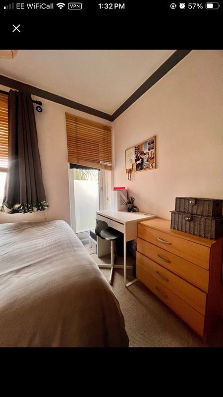 Room St. Thomas' Road in Greater London