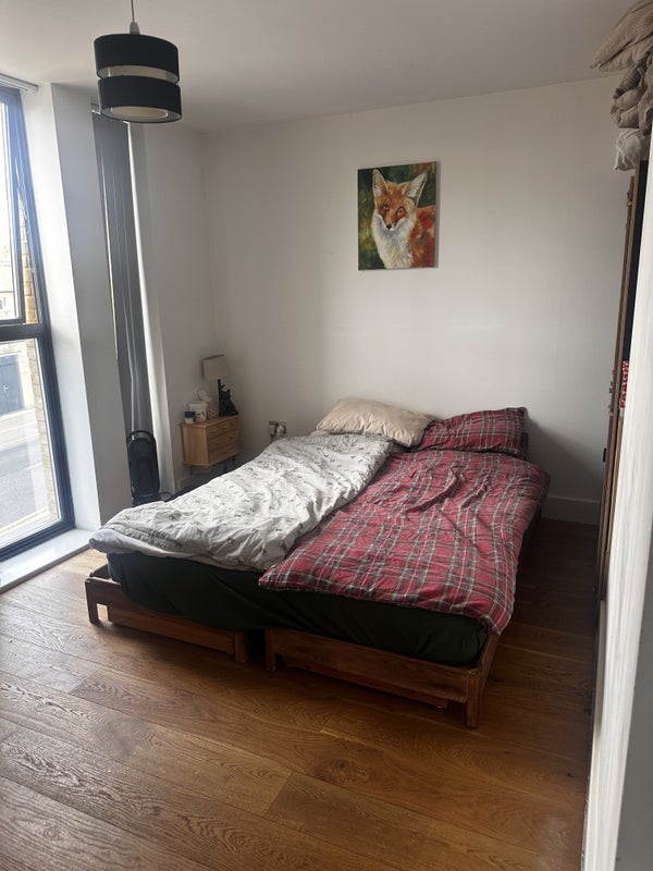 Room Grove Green Road in Greater London
