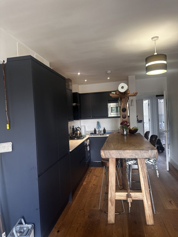 Room Grove Green Road in Greater London