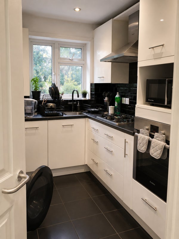 Room Marion Road in Greater London