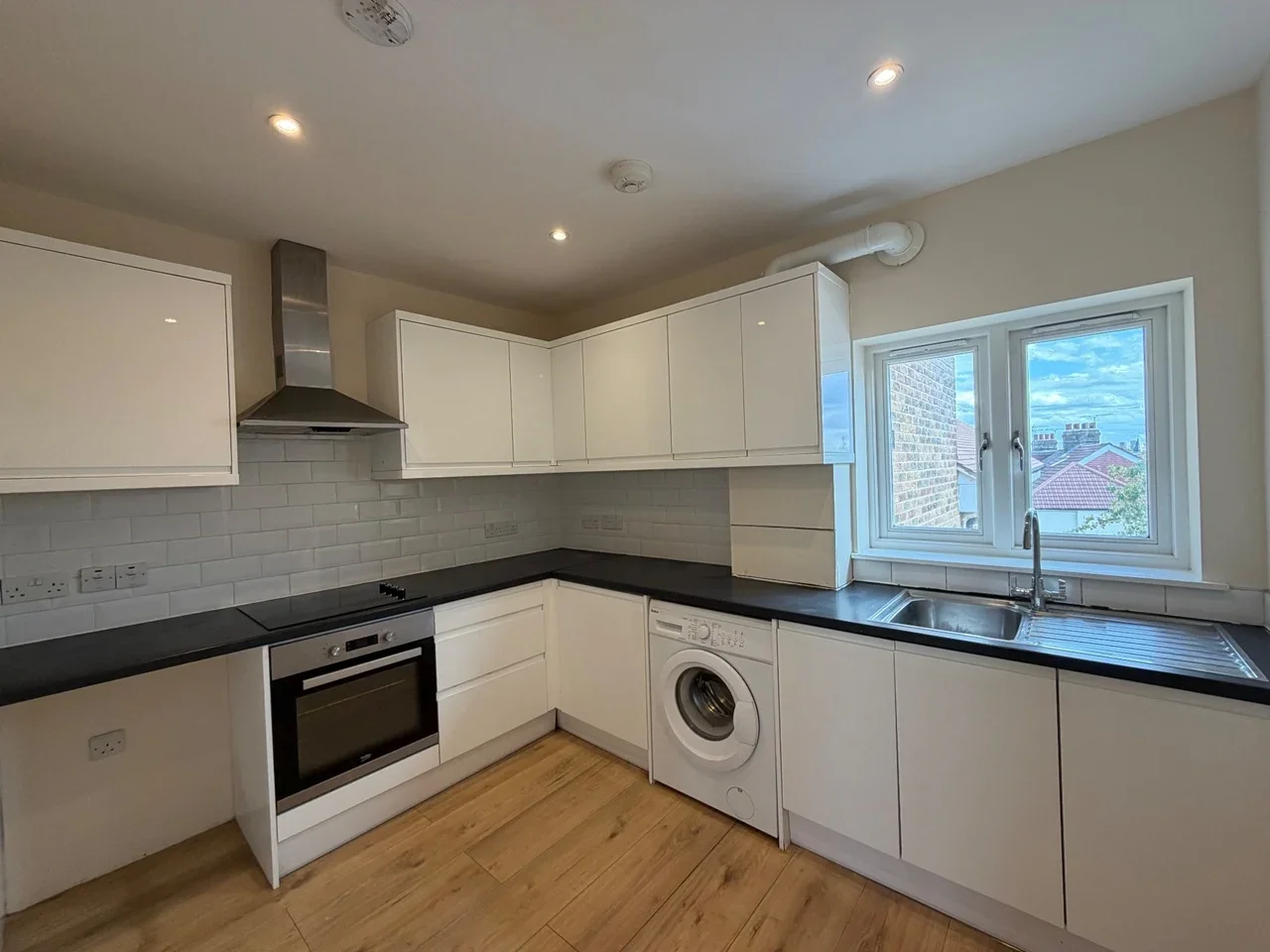 Flat Cranbrook Road in Greater London