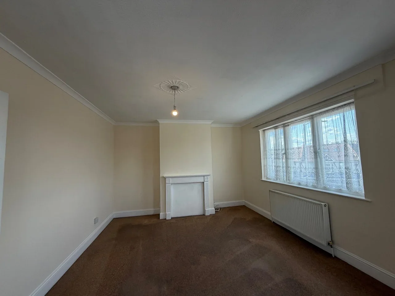 Flat Cranbrook Road in Greater London