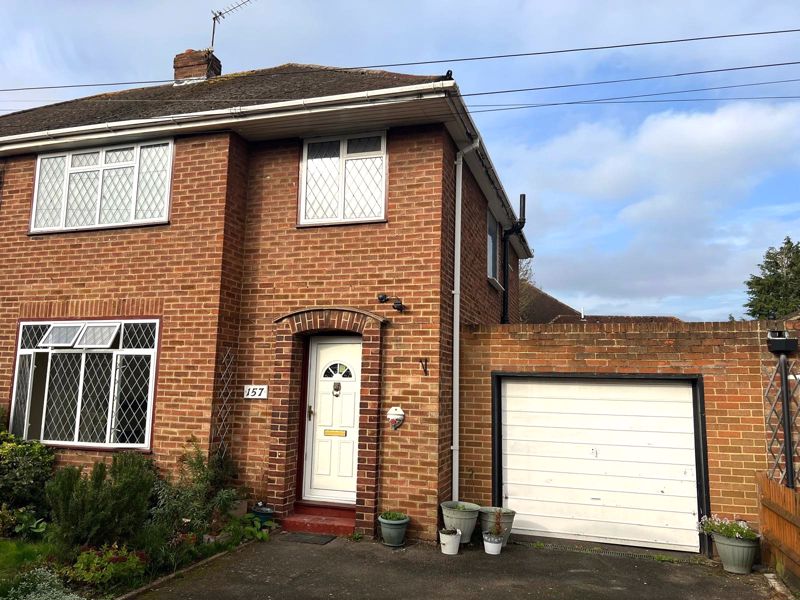 House Manor Road North in Elmbridge