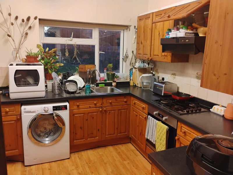 Room Monks Park Avenue in Bristol