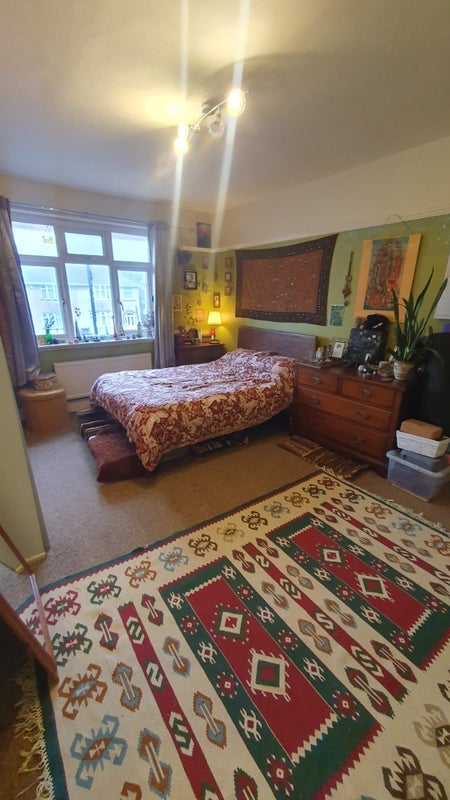 Room Monks Park Avenue in Bristol