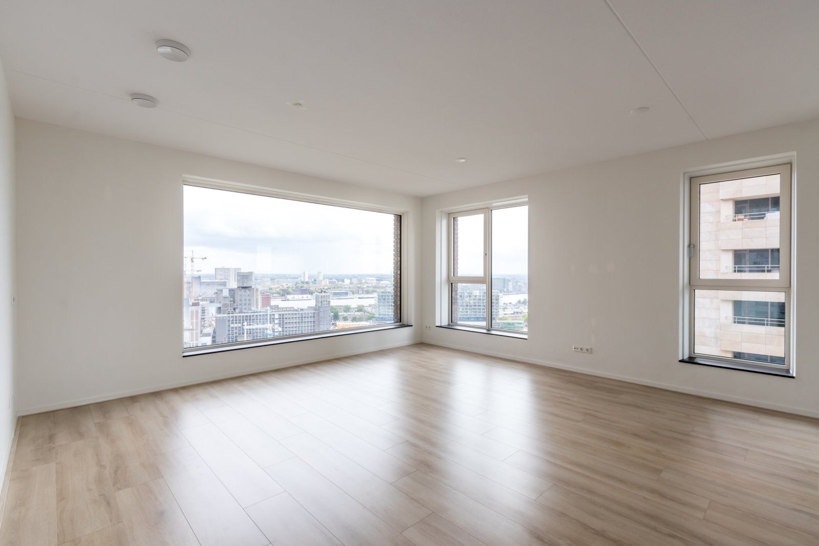 Appartement Van der Hoevenplein 272 in Rotterdam