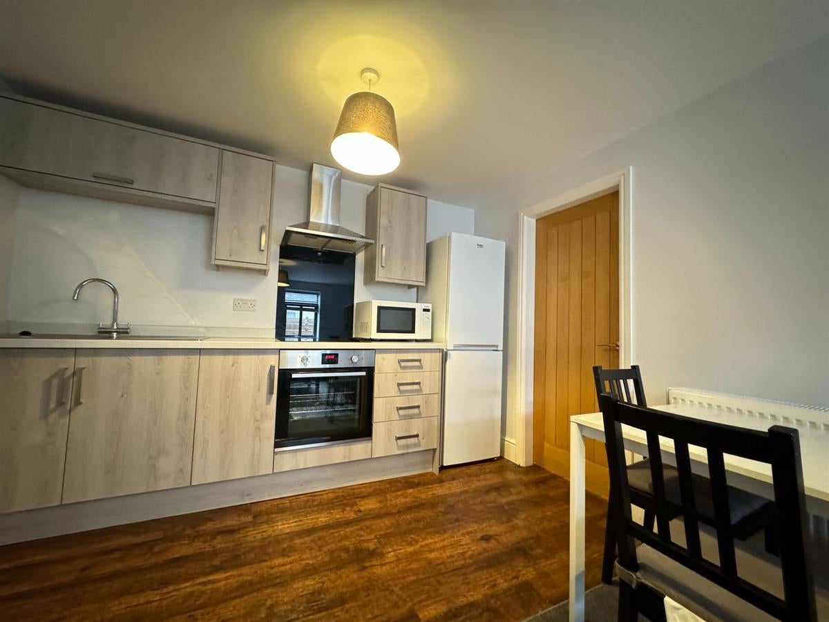 Flat Millicent Road in Nottingham
