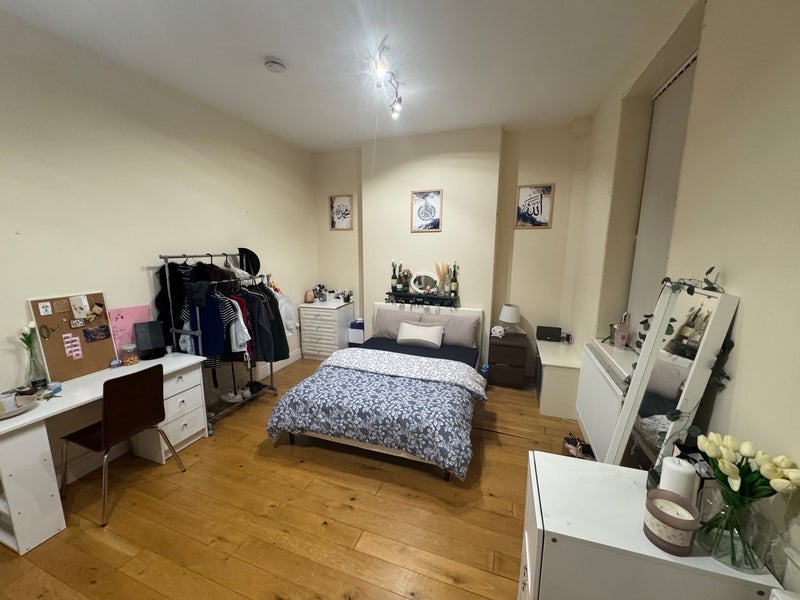 Room Molesworth Street in Greater London